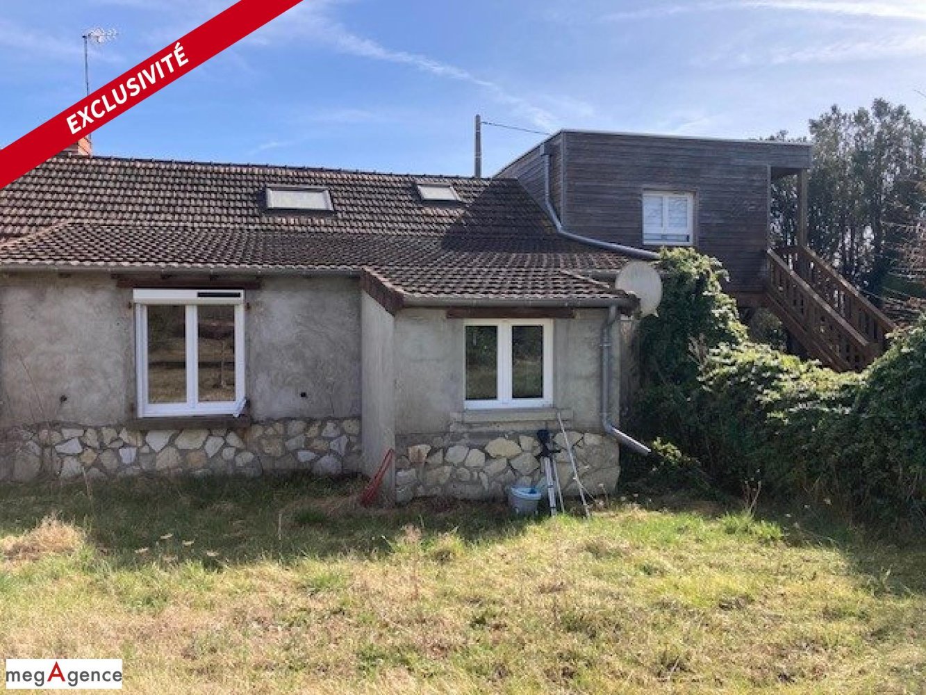 Casa de 3 dormitorios en Marcenat, France No. 44706