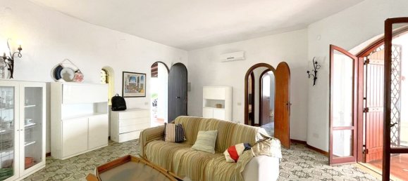 3 bedrooms Villa in Terracina, Italy No. 53520 11