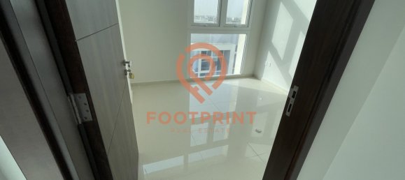 5 bedrooms Townhouse in Dubai, UAE No. 24479 12