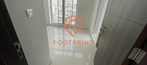 5 bedrooms Townhouse in Dubai, UAE No. 24479 13