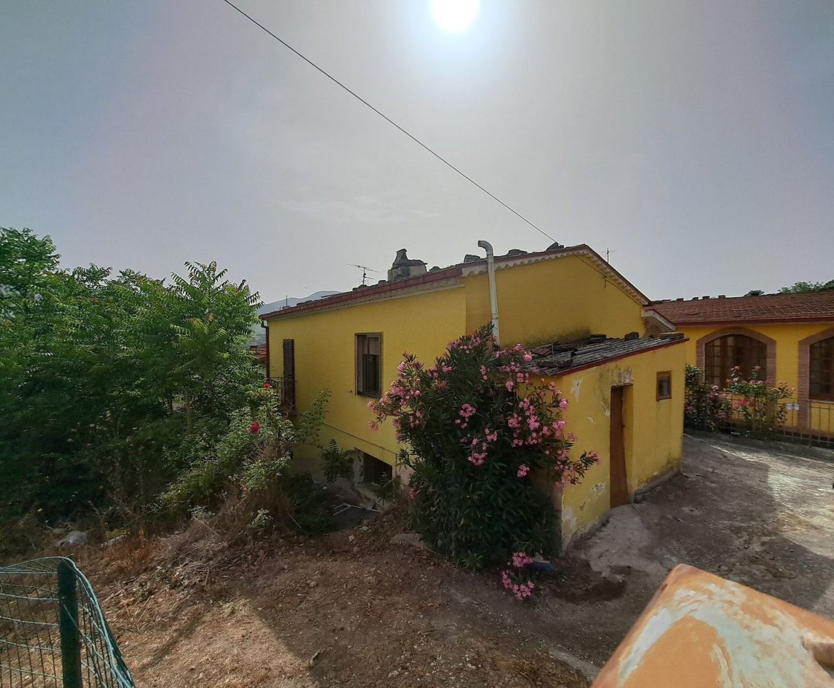 Casa de 4 divisões em Macchiagodena, Italy N.º 120705