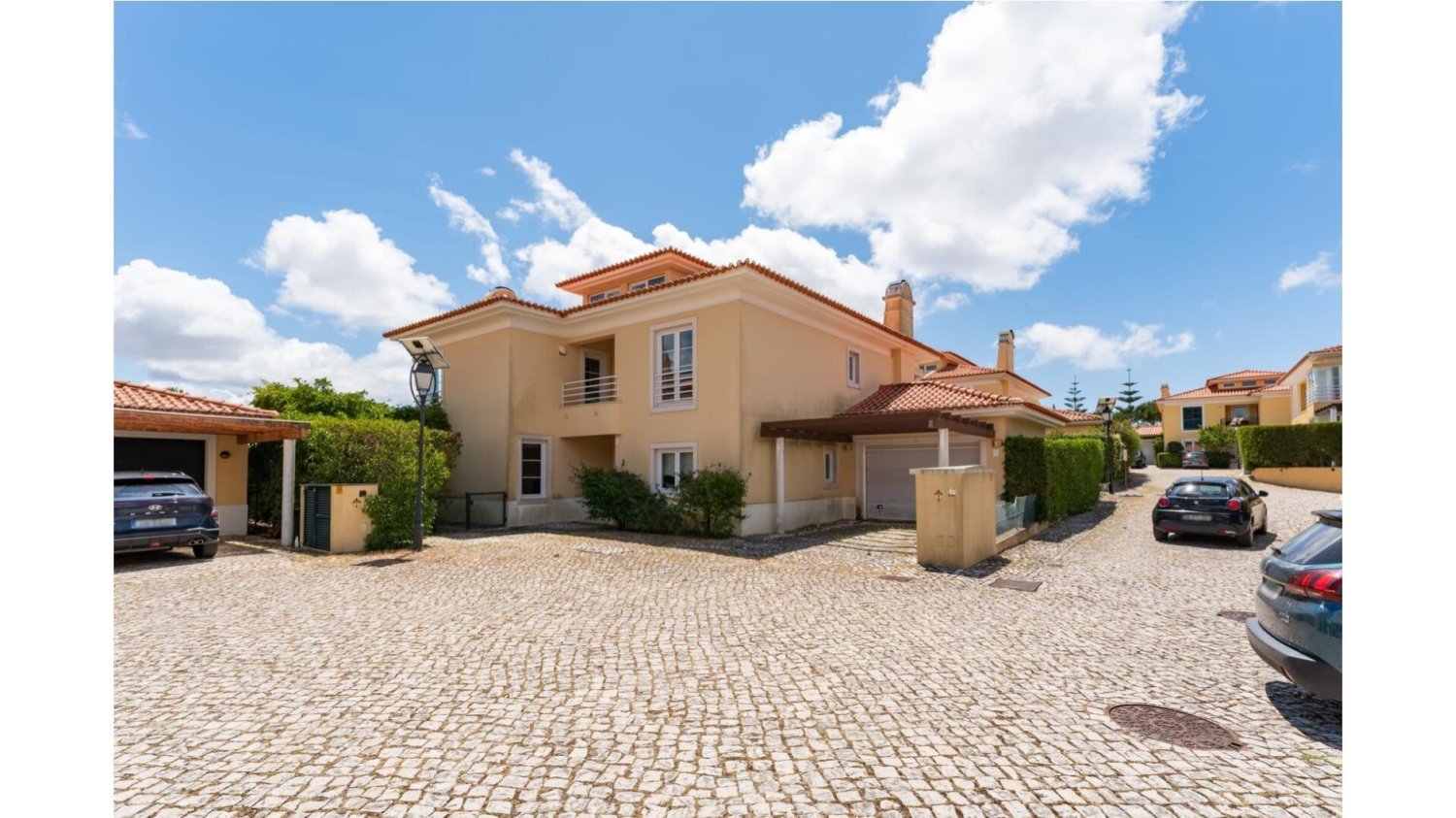 4 bedrooms Villa in Sintra, Portugal No. 94931