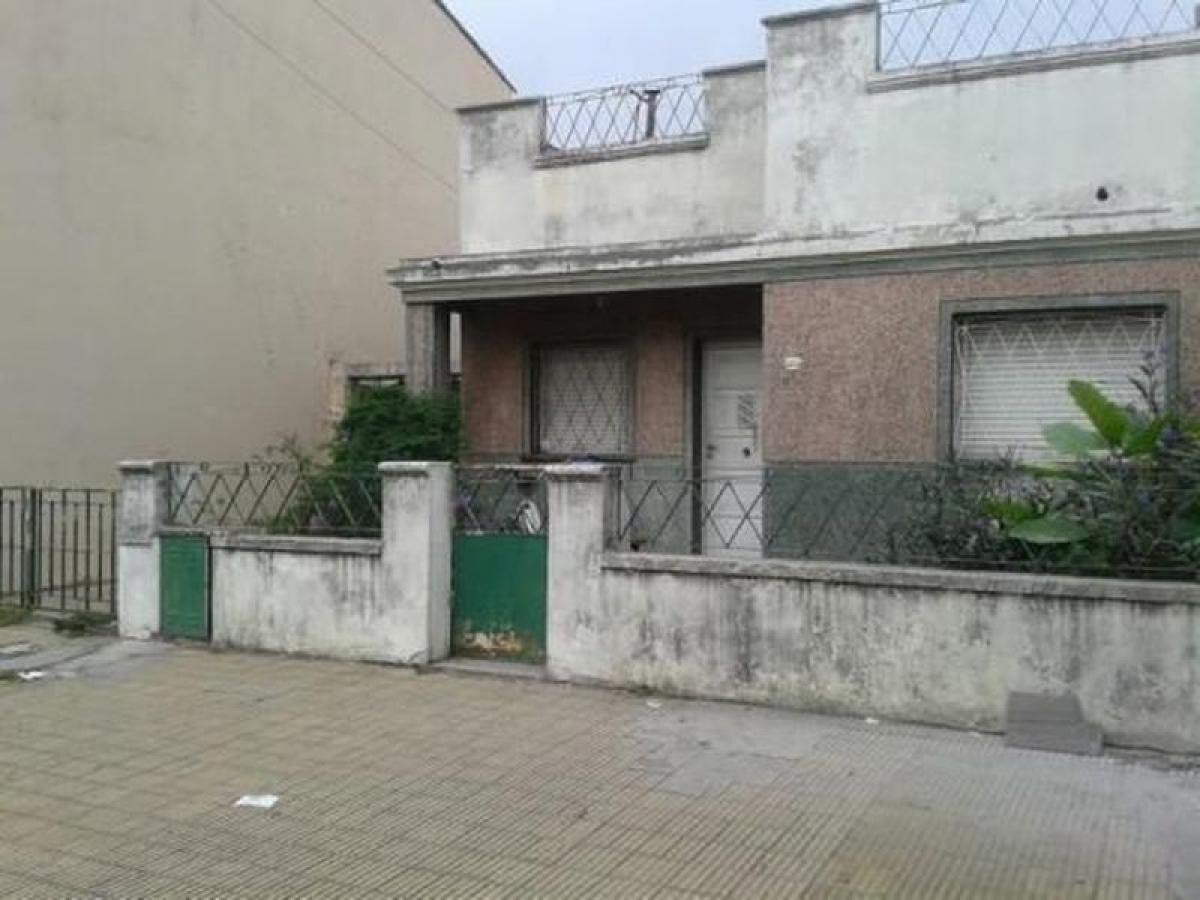 2 bedrooms House in Tres de Febrero, Argentina No. 20659