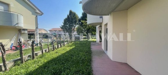 4 bedrooms Villa in Pordenone, Italy No. 98872 25