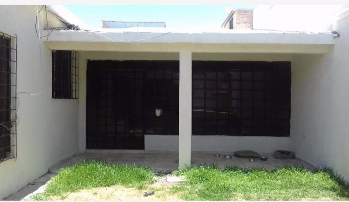 3 bedrooms House in Playa Vicente, Mexico No. 185904