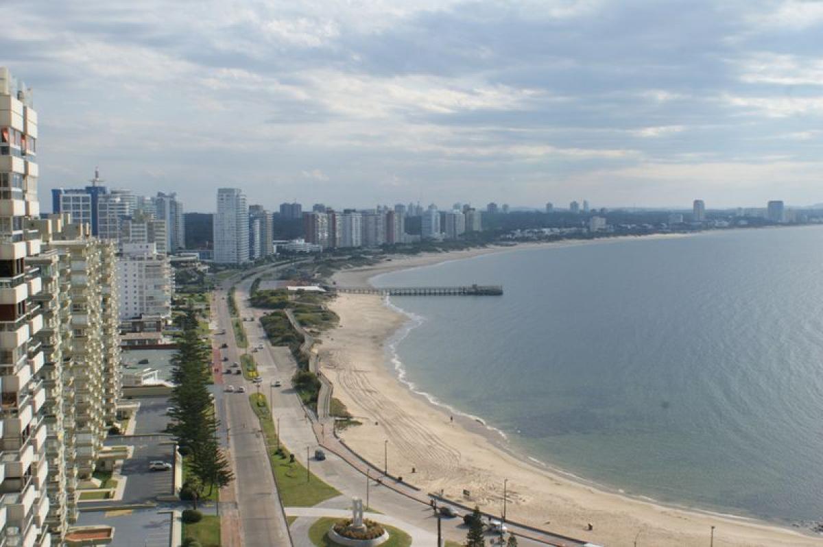 3 bedrooms Apartment in Maldonado, Uruguay No. 11699