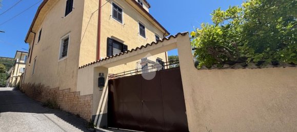 3 bedrooms Apartment in Trieste, Italy No. 273404 6