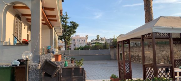 8 rooms Duplex in Portici, Italy No. 279611 2