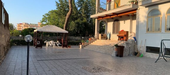 8 rooms Duplex in Portici, Italy No. 279611 3