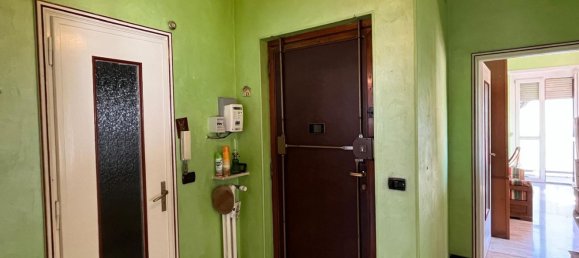 4 bedrooms Apartment in Turin, Italy No. 380318 3