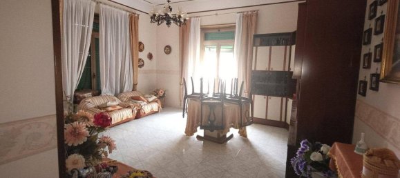 4-Zimmer Wohnung in Caserta, Italy, Nr. 35303 4