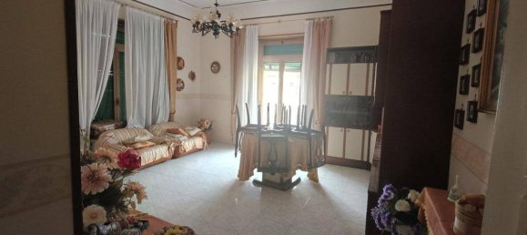 4-Zimmer Wohnung in Caserta, Italy, Nr. 35303 2