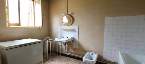 2 bedrooms House in Sully, France No. 66457 15