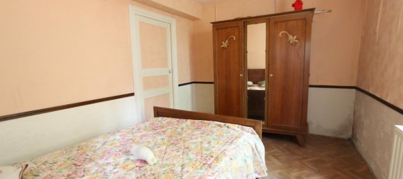 2 bedrooms House in Sully, France No. 66457 5