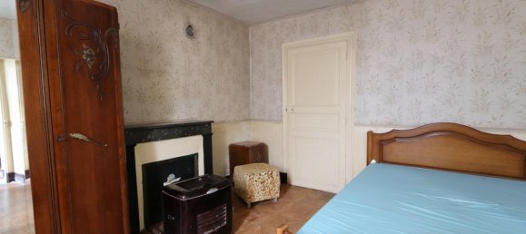 2 bedrooms House in Sully, France No. 66457 4