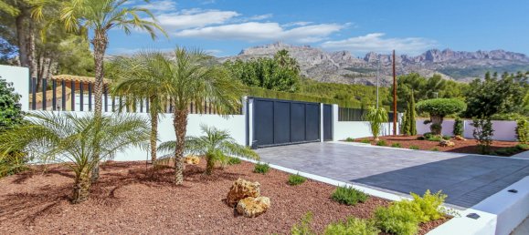 Villa de 4 dormitorios en Altea, Spain No. 188904 2