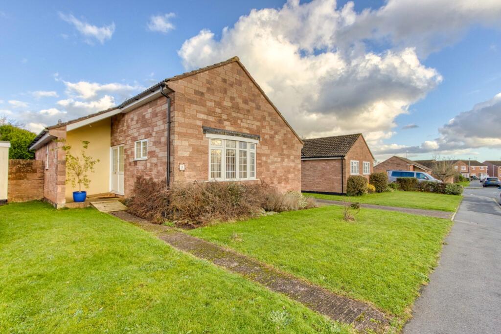 3 bedrooms Bungalow in Taunton, United Kingdom No. 13621