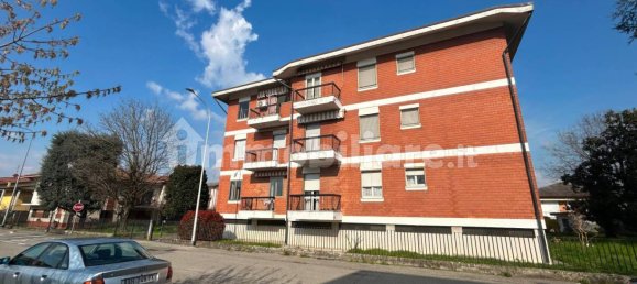 Apartamento de 2 dormitorios en Orio Litta, Italy No. 201963 10