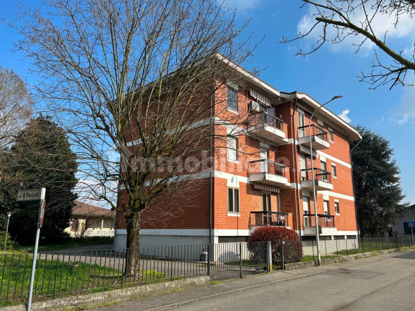 Apartamento de 2 dormitorios en Orio Litta, Italy No. 201963