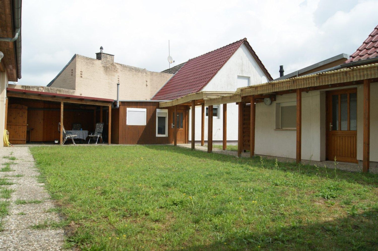 4-salle Maison de ville à Brandenburg, Germany No. 24325