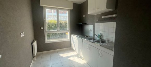 2 bedrooms Apartment in Avrille, France No. 310090 3