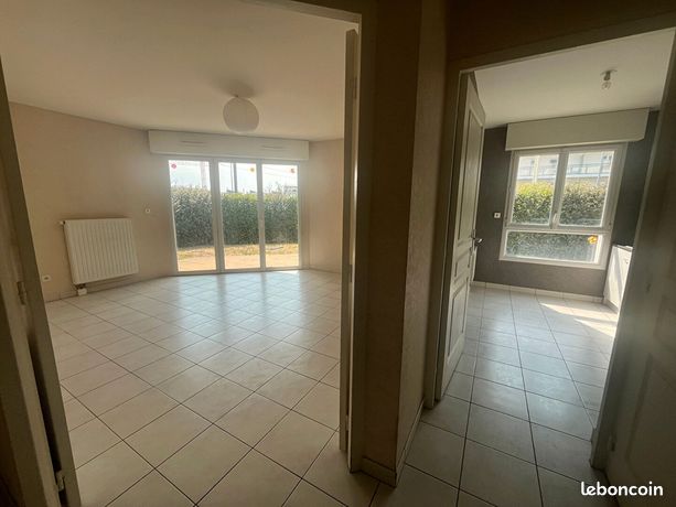 2 bedrooms Apartment in Avrille, France No. 310090