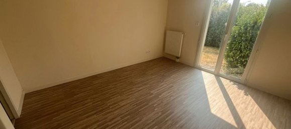 2 bedrooms Apartment in Avrille, France No. 310090 4