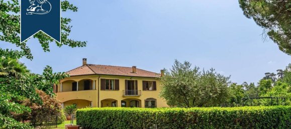 5 bedrooms Villa in Carate Brianza, Italy No. 56631 6