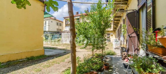 2 Schlafzimmer Haus in Turin, Italy, Nr. 379922 9