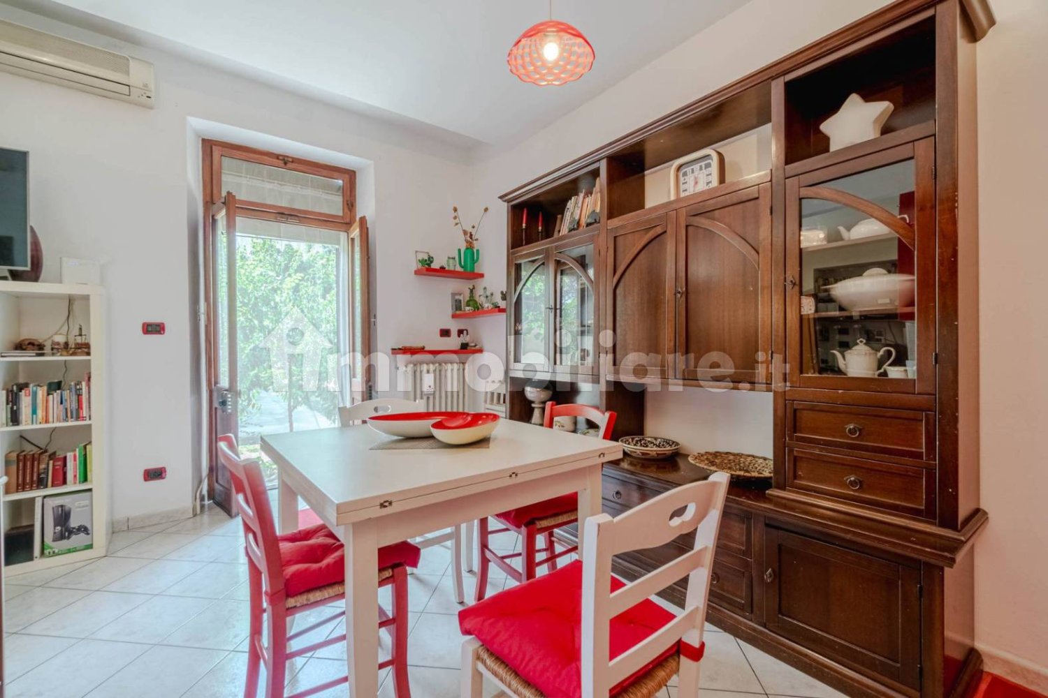 2 Schlafzimmer Haus in Turin, Italy, Nr. 379922