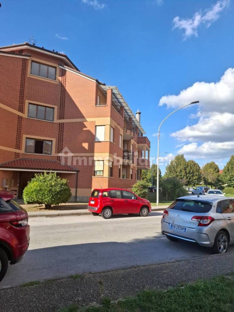 2 Schlafzimmer Wohnung in Carrù, Italy, Nr. 373296