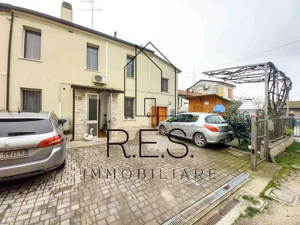 7 rooms House in Fusignano, Italy No. 15079