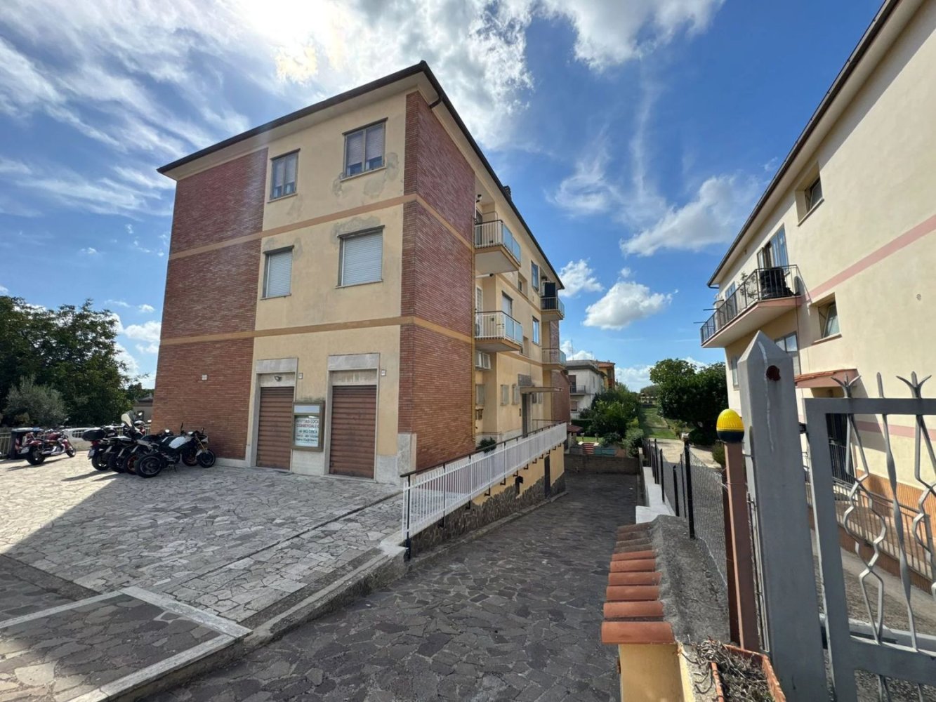 Apartamento de 4 dormitorios en Rome, Italy No. 320953