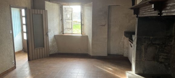 5 bedrooms House in Chalvignac, France No. 62250 4