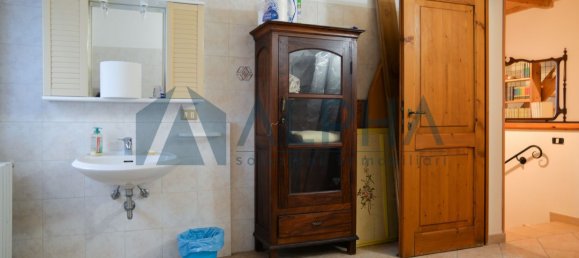 8 rooms House in Mercato Saraceno, Italy No. 62495 24