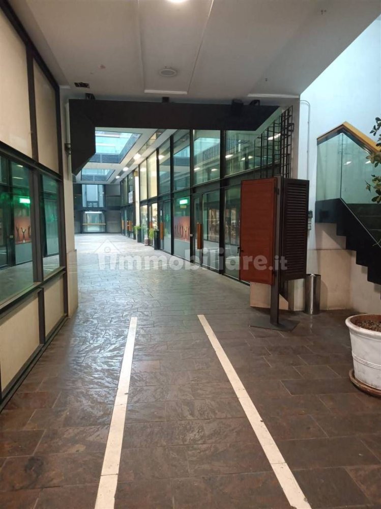 2 rooms Commercial property in Mantua, Italy No. 244637