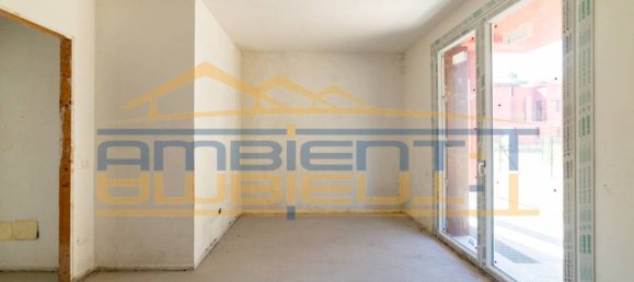 2 bedrooms Apartment in Carnate, Italy No. 165526 4