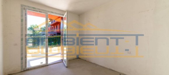 2 bedrooms Apartment in Carnate, Italy No. 165526 6