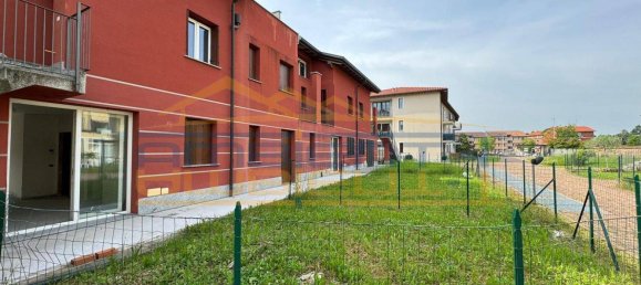 2 bedrooms Apartment in Carnate, Italy No. 165526 16