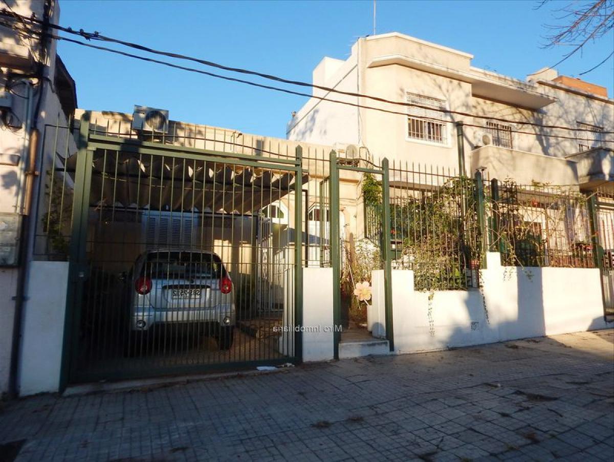 2 bedrooms House in Montevideo, Uruguay No. 7203