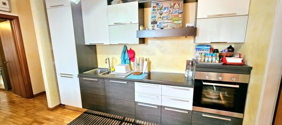 Квартира с 3 комнатами в Брешиа, Италия № 179096 9