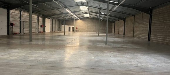Propiedad comercial en Notre-Dame-d'Oe, France 1320 m² No. 88950 2