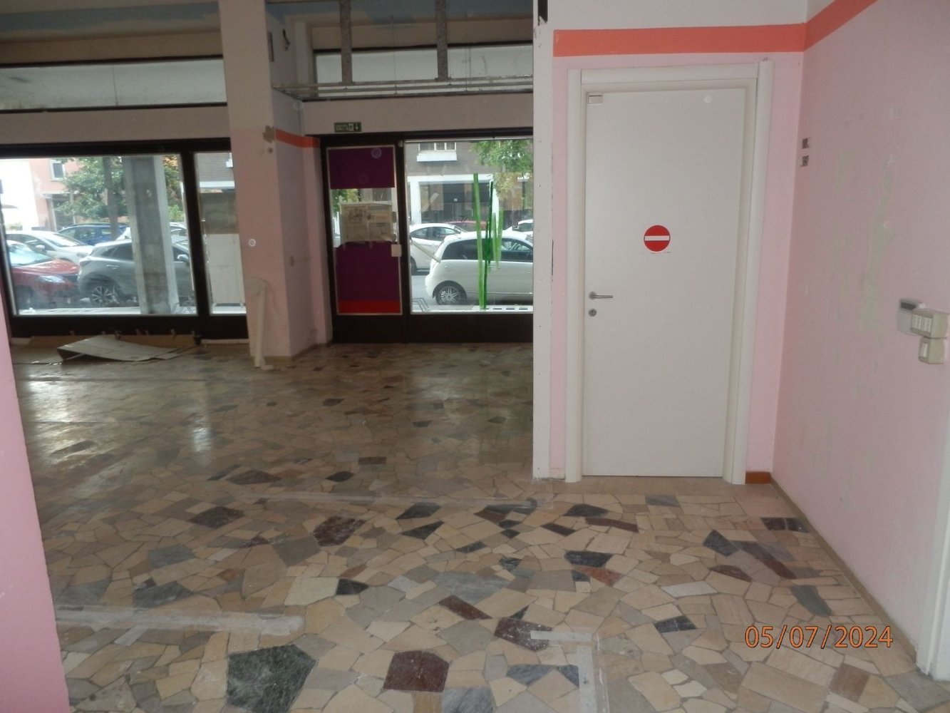 Gewerbliche Immobilie in Udine, Italy 200m², Nr. 74957
