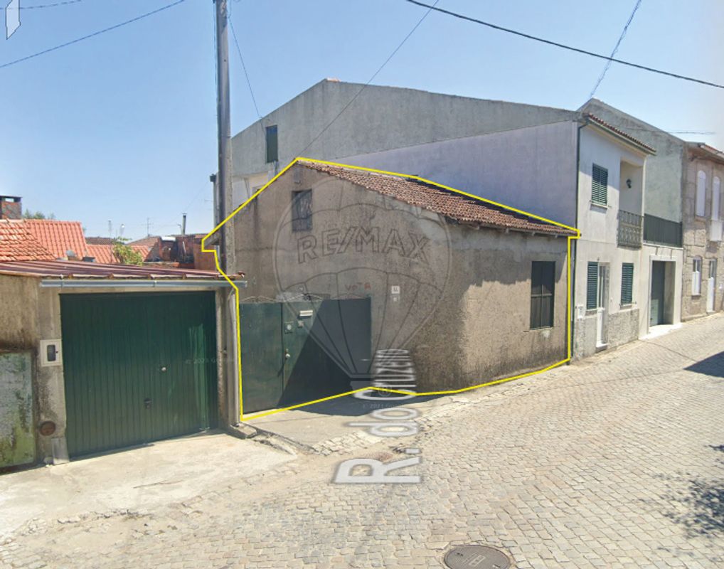 Гараж 35м² в Нелаш, Португалия № 69737