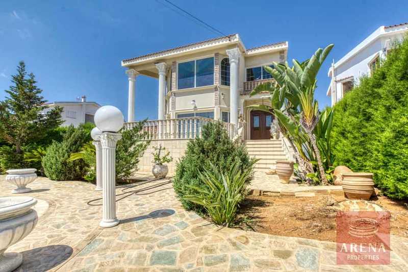 4 Schlafzimmer Villa in Paralimni, Cyprus, Nr. 13671
