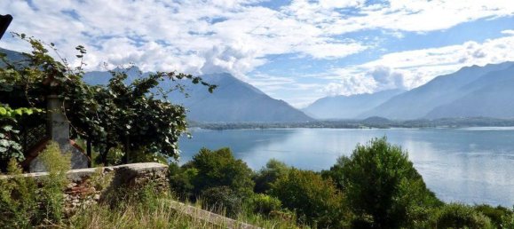 Casa de 9 habitaciónes en Domaso, Italy No. 143132 2