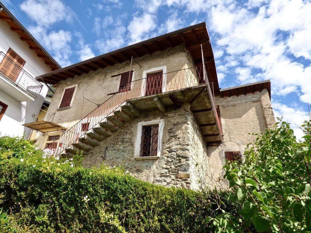 Casa de 9 habitaciónes en Domaso, Italy No. 143132