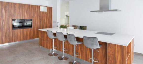 Дом с 5 спальнями в Лимассол, Кипр № 7128 7