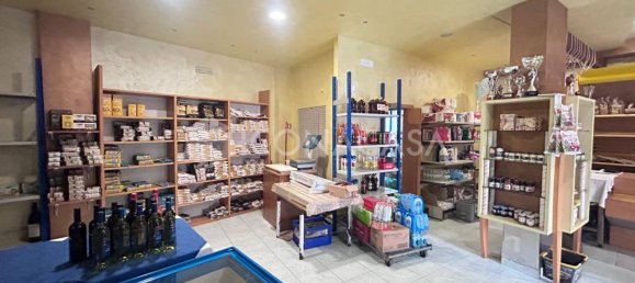 2 rooms Commercial property in Bitonto, Italy No. 24017 4