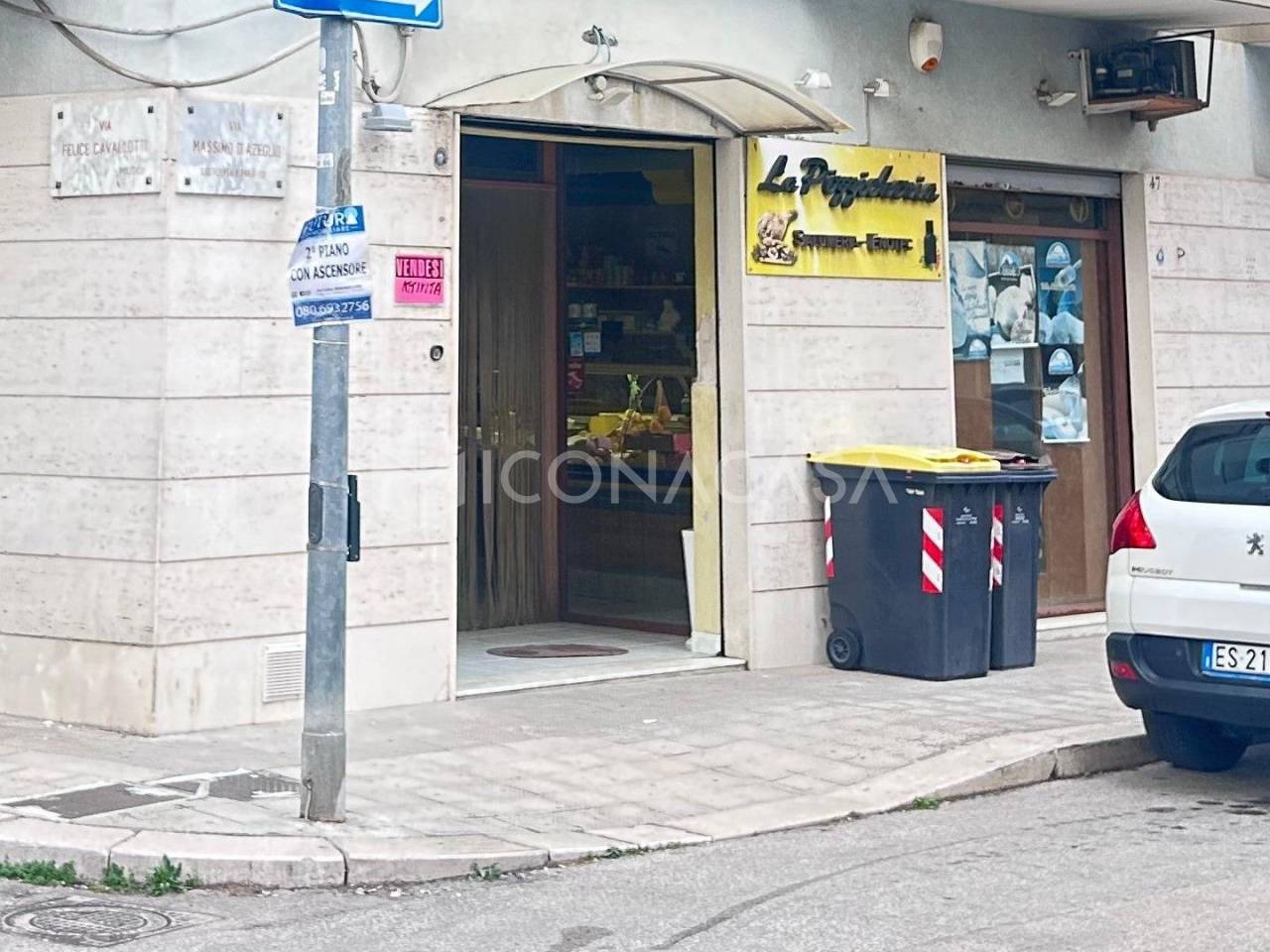 2 rooms Commercial property in Bitonto, Italy No. 24017